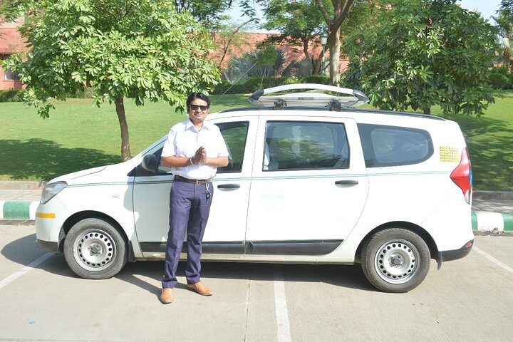 All Inclusive Day Trip to Taj Mahal, Agra Fort and Baby Taj from Delhi by Car