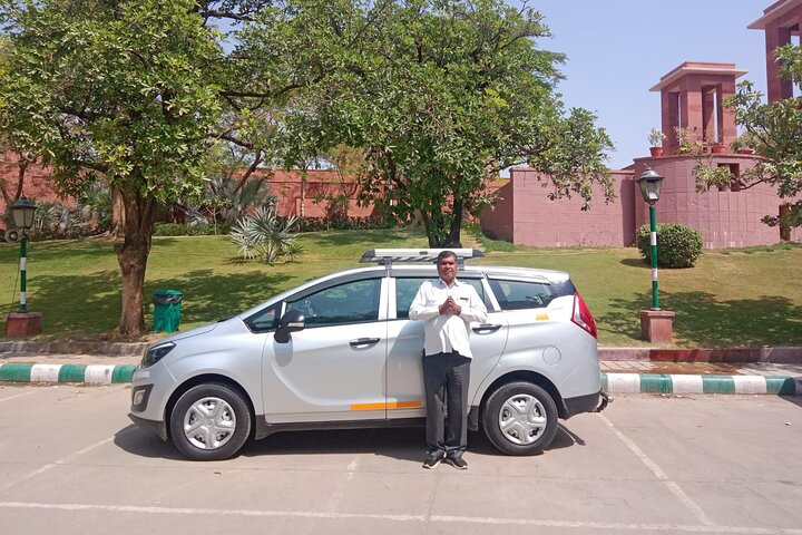 All Inclusive Day Trip to Taj Mahal, Agra Fort and Baby Taj from Delhi by Car