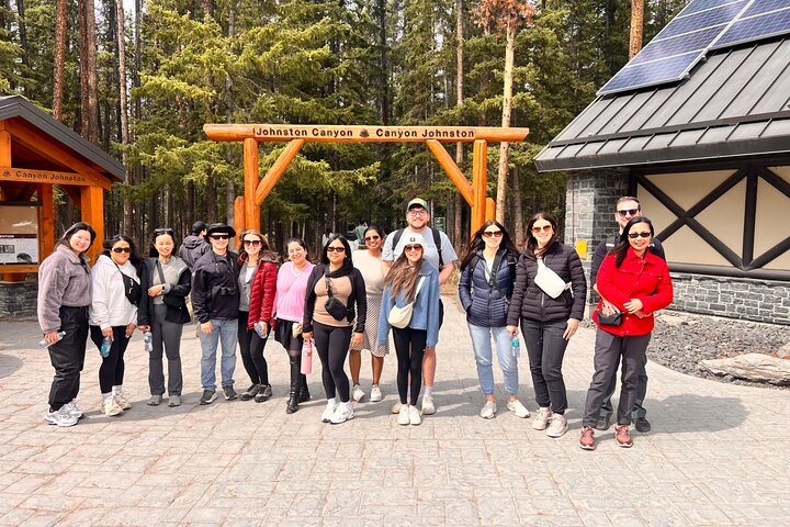 Lake Louise, Moraine , Emerald & Banff Town ,Johnston Canyon Tour