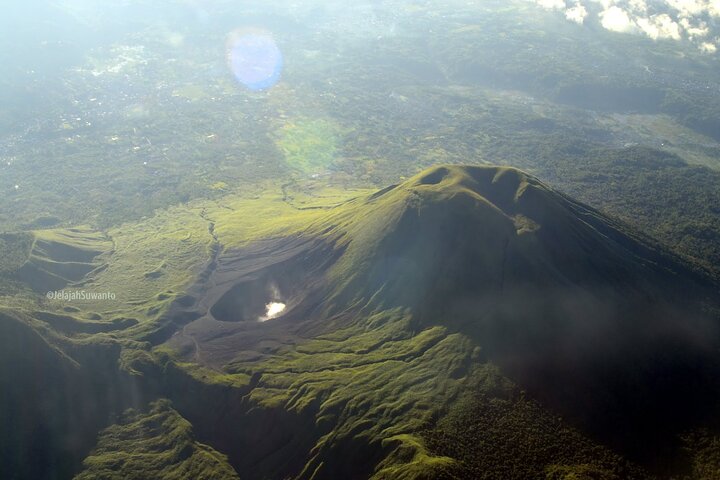 Trekking Mount Lokon and Mount Mahawu including lunch