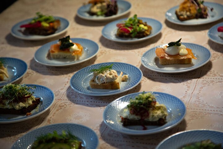 Original Copenhagen food tour: 8 tastings, full meal & VIP access