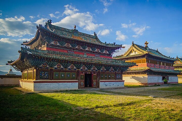 Semi Gobi / Kharkorum overnight trip (nomadic family stay)