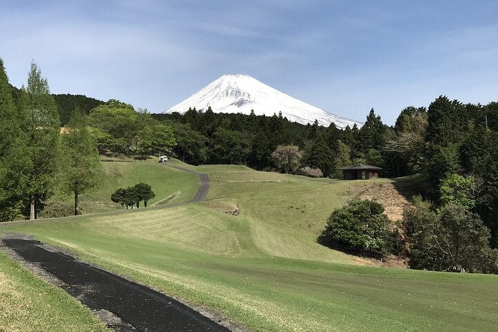 Mt Fuji Private Golf Trip with English guide from Tokyo.