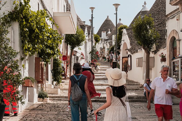 From Monopoli : Guided tour to Matera and Alberobello with transfer
