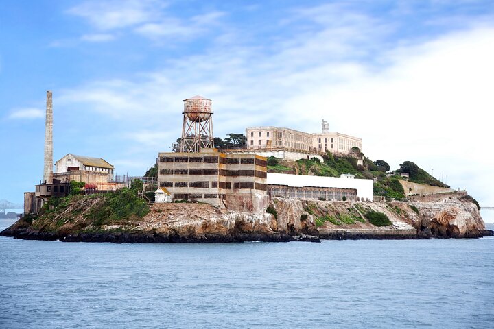 Alcatraz Inside Access Ferry and Audio Tour with Night Option