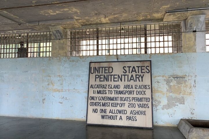 Alcatraz Inside Access Ferry and Audio Tour with Night Option