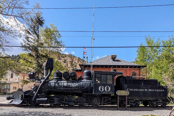 Rocky Mountain Escape - Scenic Views and Nature Walks