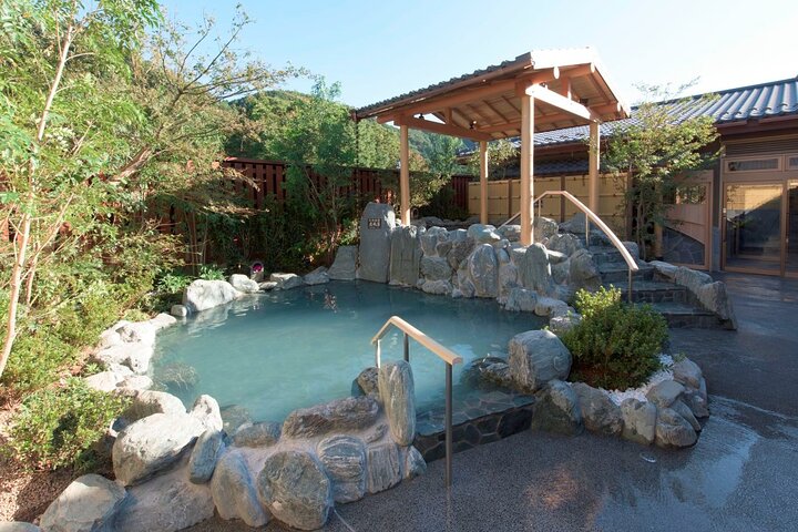 Tokyo: Mt. Takao Tour with Ramen and Tattoo-Okay Hot Spring