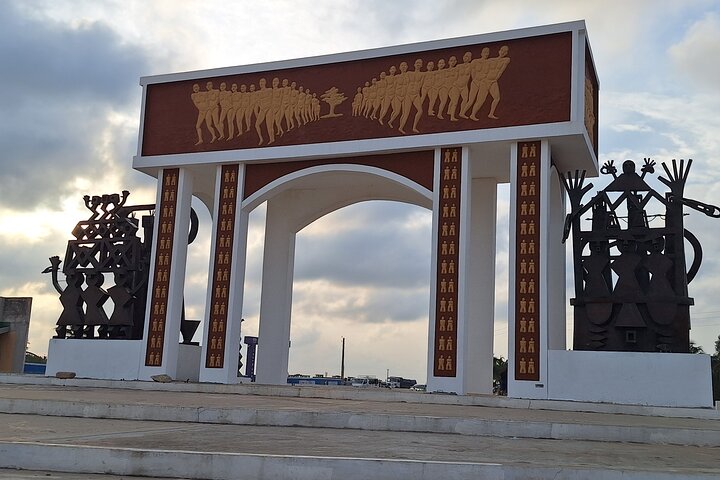 Zangbeto Dance and Cultural Tour in Ouidah