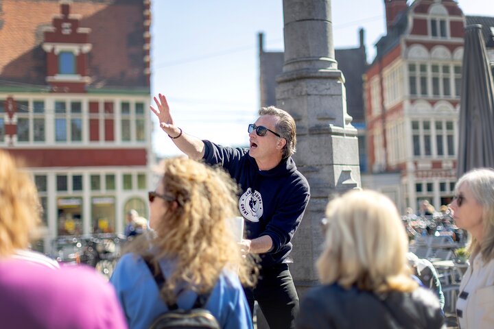 Ghent: Famous Belgian Chocolate Walking Tour with Tastings