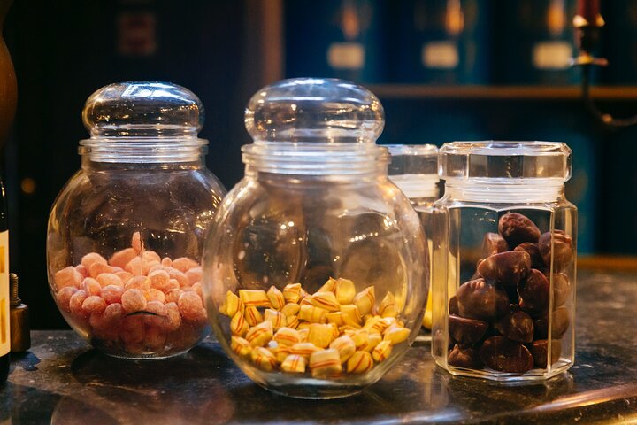 Ghent: Famous Belgian Chocolate Walking Tour with Tastings