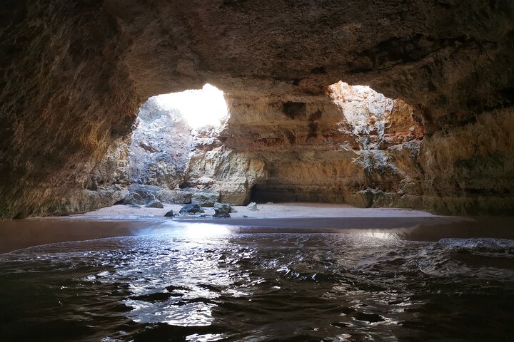 Albufeira: Dolphins and Caves Tour