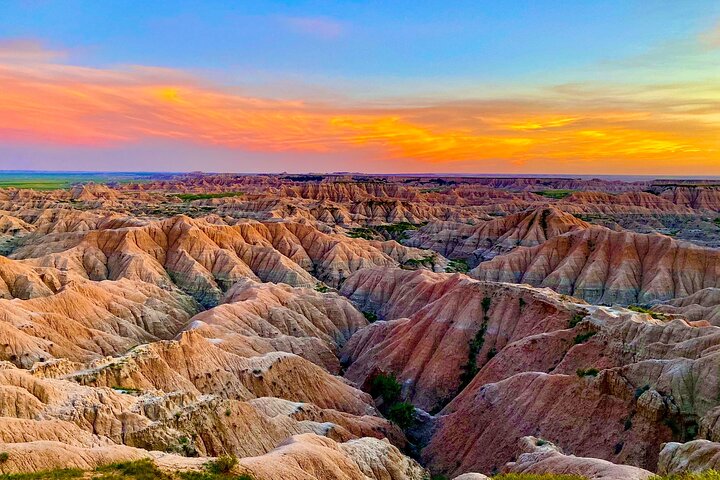 Ultimate Small Plane Aerial Tour to See Badlands National Park