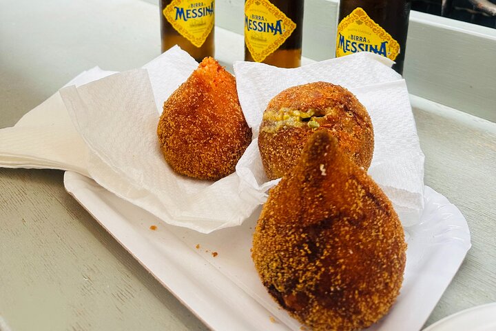 Taormina: Sicilian Street Food & Wine Tour by Do Eat Better