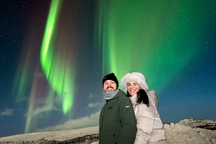 Northern Lights Tour with Local Guide and Photos