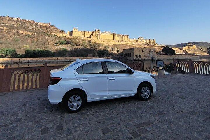 Jodhpur to Udaipur Hotel One-Way Private Chauffeur Service