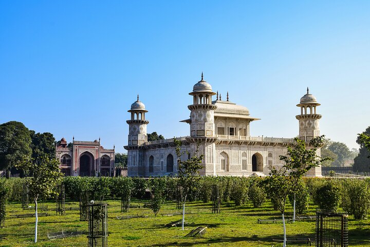 Private 6-Day Golden Triangle Tour: Delhi, Agra, Jaipur by Car