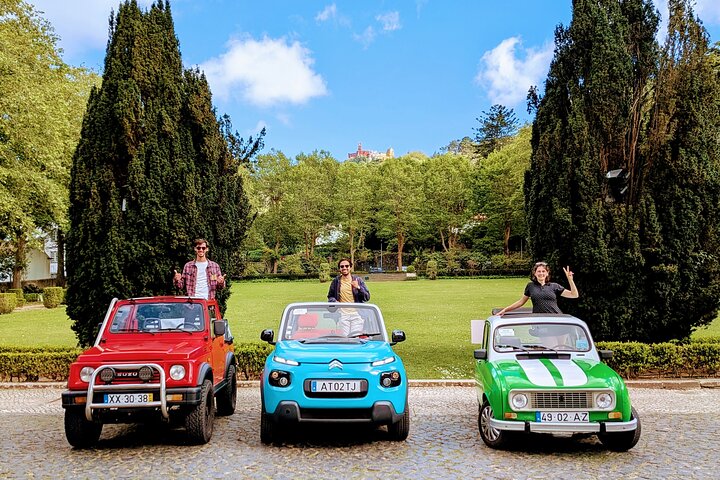 Private Sintra Tour Palaces and Coast by Vintage Car or Jeep