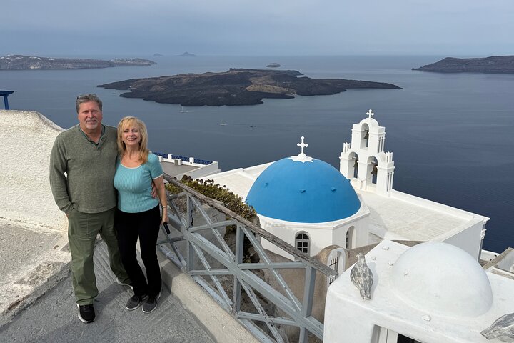 Private Tailor-Made Santorini Land Tour with a Local Driver