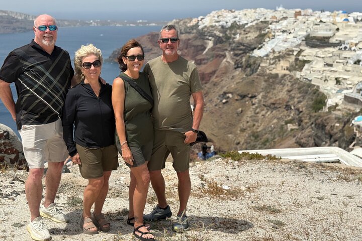 Private Tailor-Made Santorini Land Tour with a Local Driver