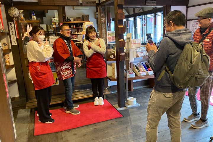 Private Customizable walking Tour in Otaru
