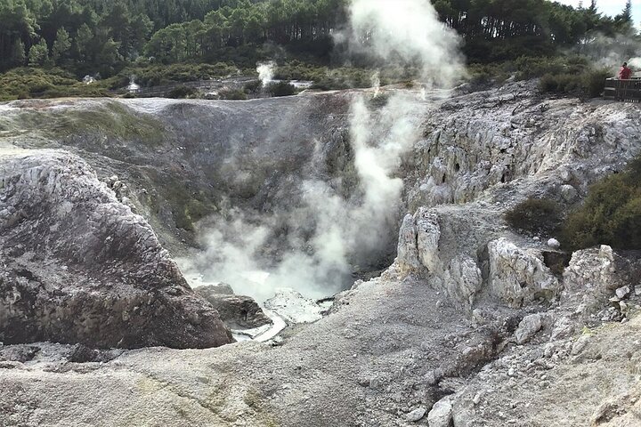 3 Day Minivan Tour From Hamilton to Taupo