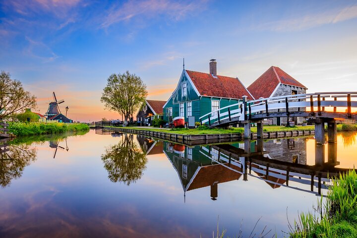 Private Zaanse Schans and Volendam Tour from Amsterdam