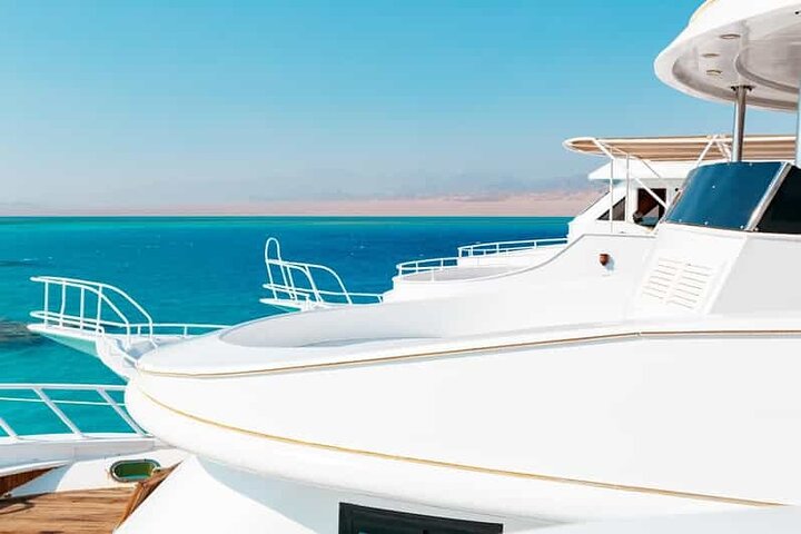 Ras Mohammed & White Island: Snorkel, Optional Dive & Lunch