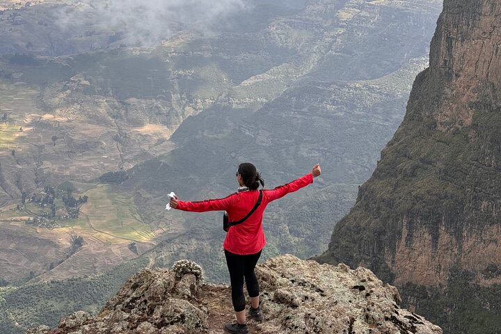 5-Day Northern Ethiopia Tour : 3D Simien Mountains Trek & Axum.