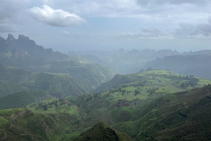 5-Day Northern Ethiopia Tour : 3D Simien Mountains Trek & Axum.