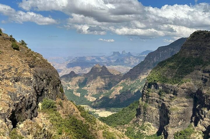 5-Day Northern Ethiopia Tour : 3D Simien Mountains Trek & Axum.
