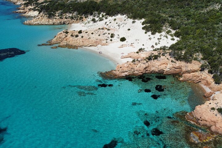 All inclusive private tour in the Archipelago of La Maddalena