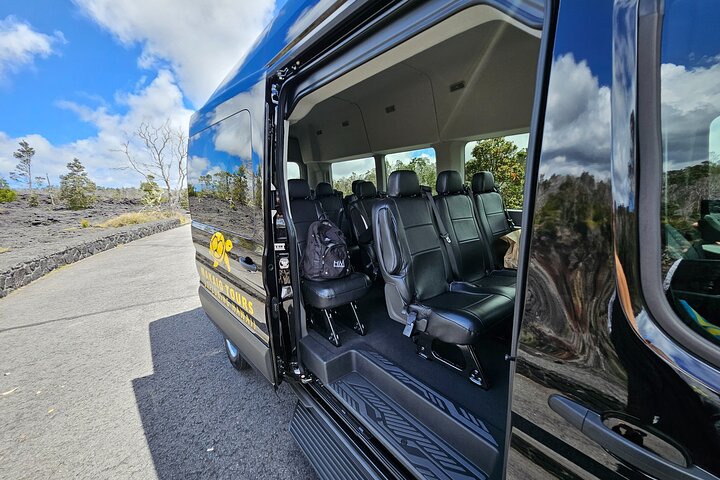 Hawaii Volcanoes, Waterfalls, Beaches & Hilo Highlights Day Tour