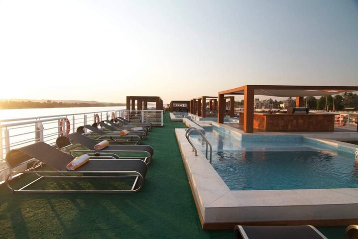 Private 4-Days Nile Cruise From Aswan To Luxor including Tours
