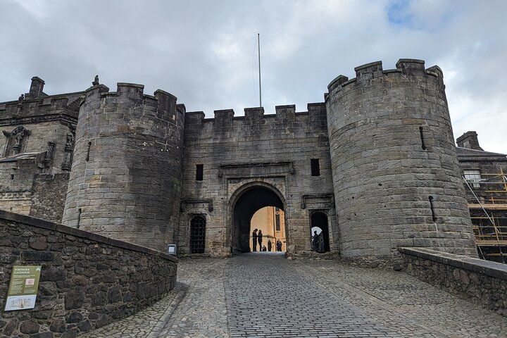 Private Shore Excursion-Castles, Highland Coos and Whisky Tasting