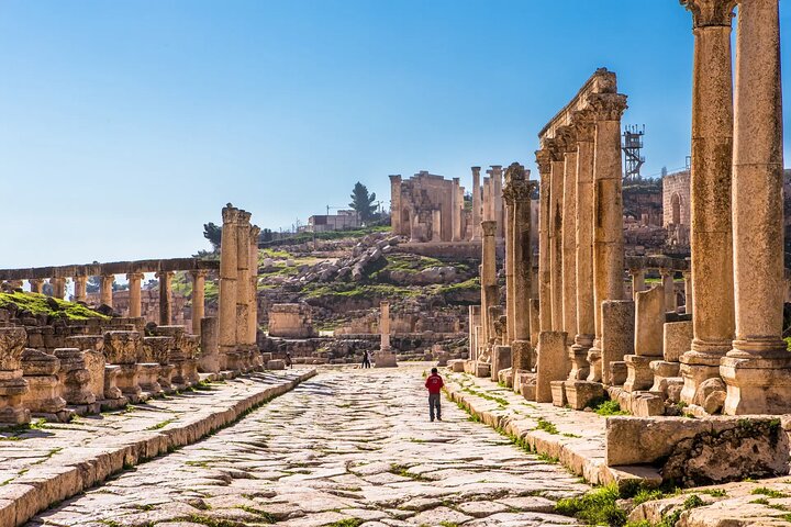 Jerash and Dead Sea with Resort Access & Lunch