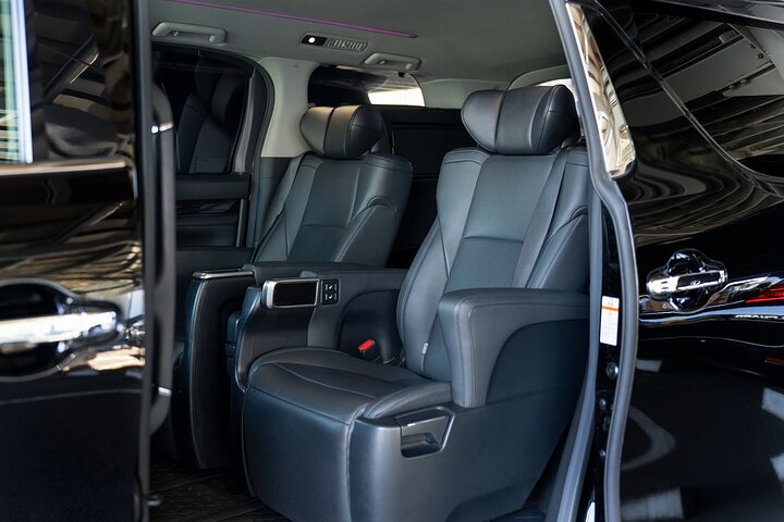 Mt. Fuji ⇄ Tokyo Airports Private Transfer with 8-Hour Charter