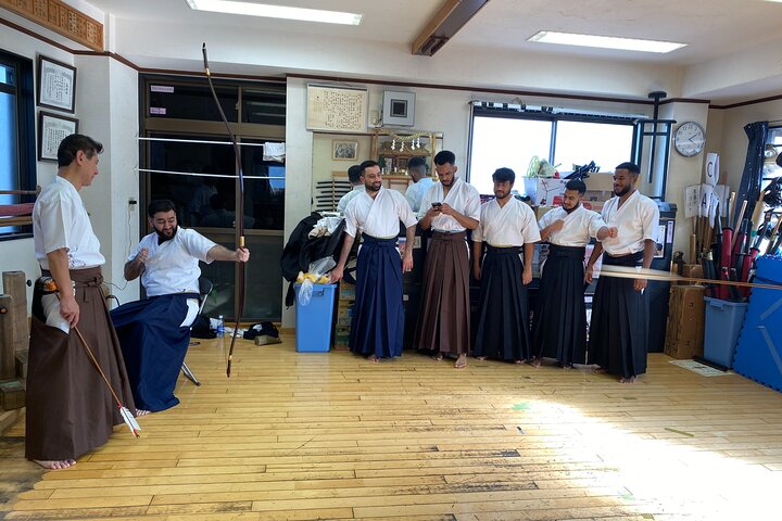 Tokyo:Samurai sword and archery class from a samurai descendant