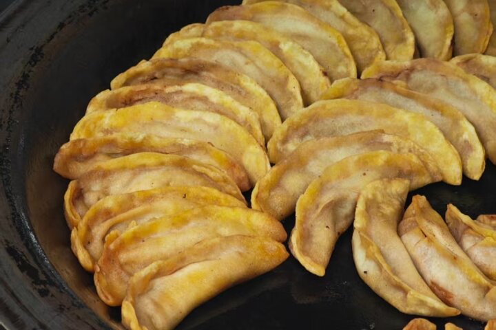 Authentic Street Food Walk with Seasonal Delicacies in Nanjing