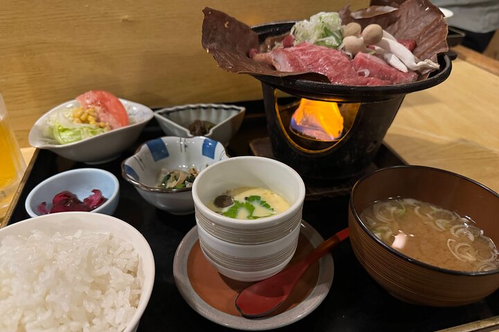 Takayama: Private Night Walking Tour with Dinner