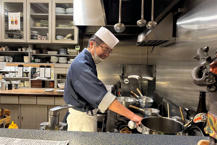 Takayama: Private Night Walking Tour with Dinner