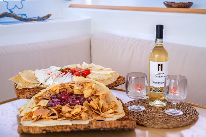Magdalene Archipelago Tour from Porto Rafael - Luxury Catamaran 1
