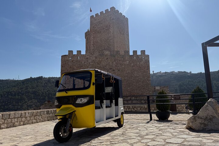 Routes in Tuk Tuk by Alcalá del Júcar
