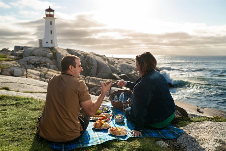 Peggy’s Cove Express Tour: Scenic Guided Experience
