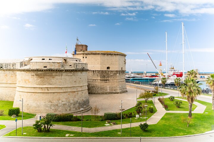 Food Tasty and History Tour in Civitavecchia