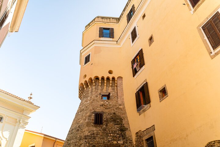 Food Tasty and History Tour in Civitavecchia