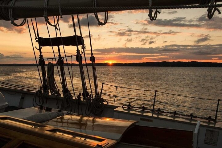 Manitou Evening Sail Experience