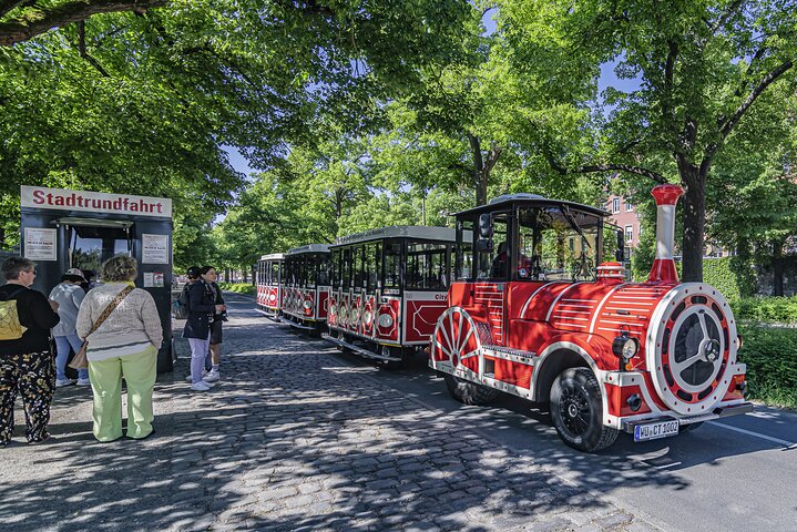 City tour through Würzburg with the Bimmelbahn
