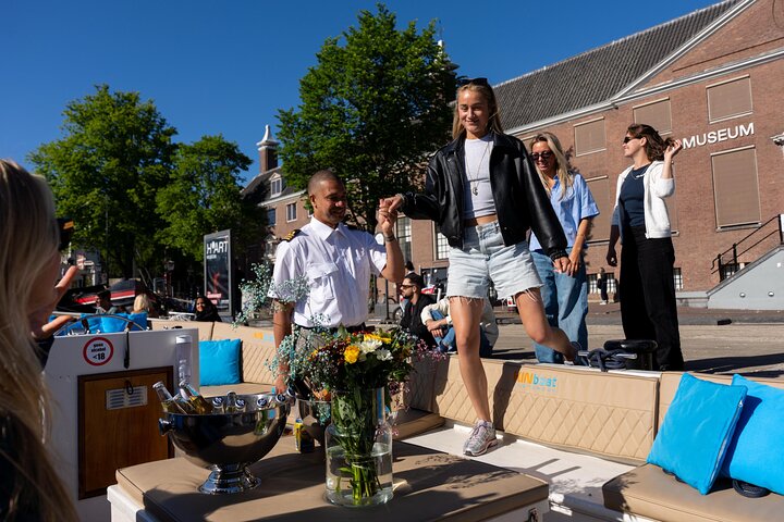 Amsterdam Canal Cruise in Open Boat with Unlimited Drinks Option