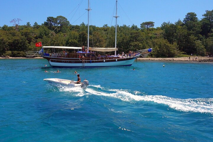 Orak Island, German Bay, Rabbit Bay Boat Tour incl. Lunch